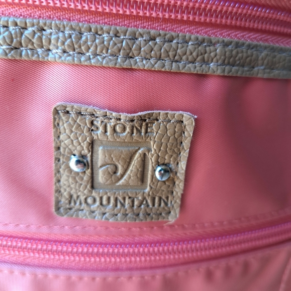 NWOT Stone Mountain Nylon Bag - Picture 4 of 6